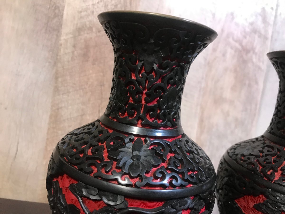 ☆中古☆ 中国古玩 堆朱 椎黒 花瓶 灰皿 蓋物 龍花彫刻 一式揃 堆朱 売切り屋銅板彫刻 |