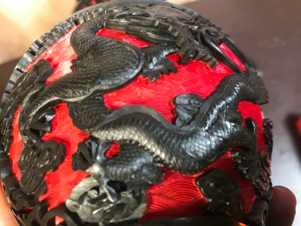☆中古☆ 中国古玩 堆朱 椎黒 花瓶 灰皿 蓋物 龍花彫刻 一式揃 堆朱 売切り屋銅板彫刻 |