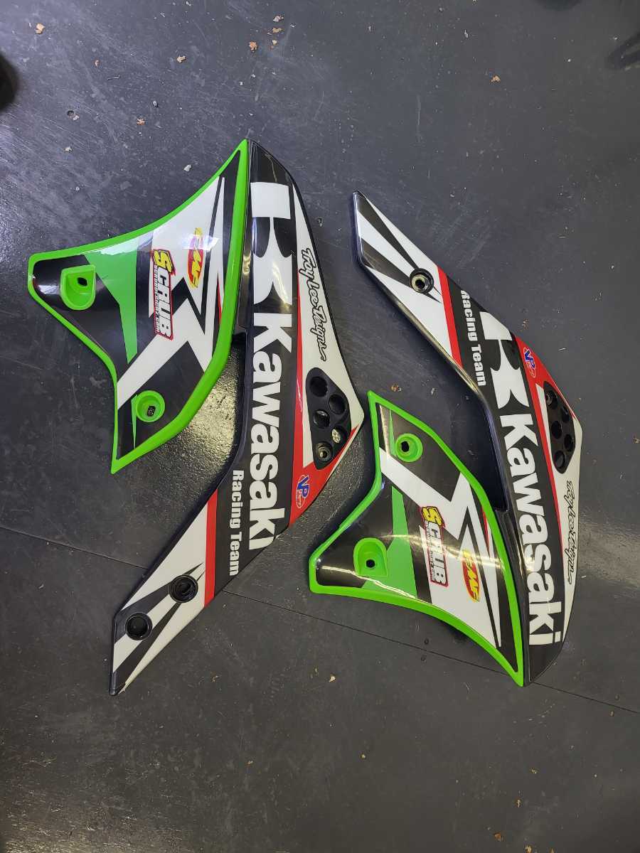 シュラウド カワサキ KX250F2006年式