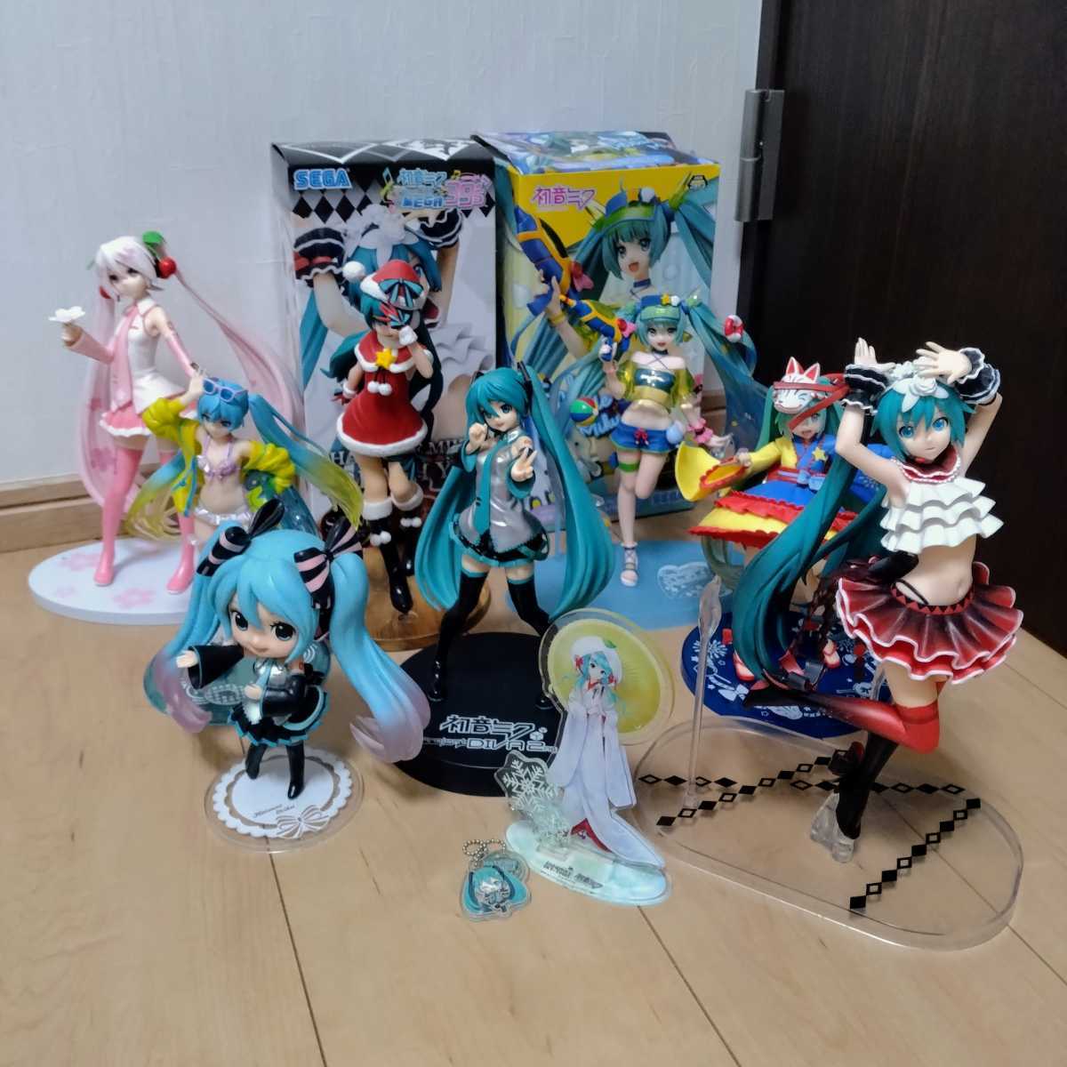 【まとめ売り】初音ミク　フィギュア　プライズ　キーホルダー　アクリルスタンド　桜　サマー　サンタ　ドルクリ　スプラッシュ　ブレス
