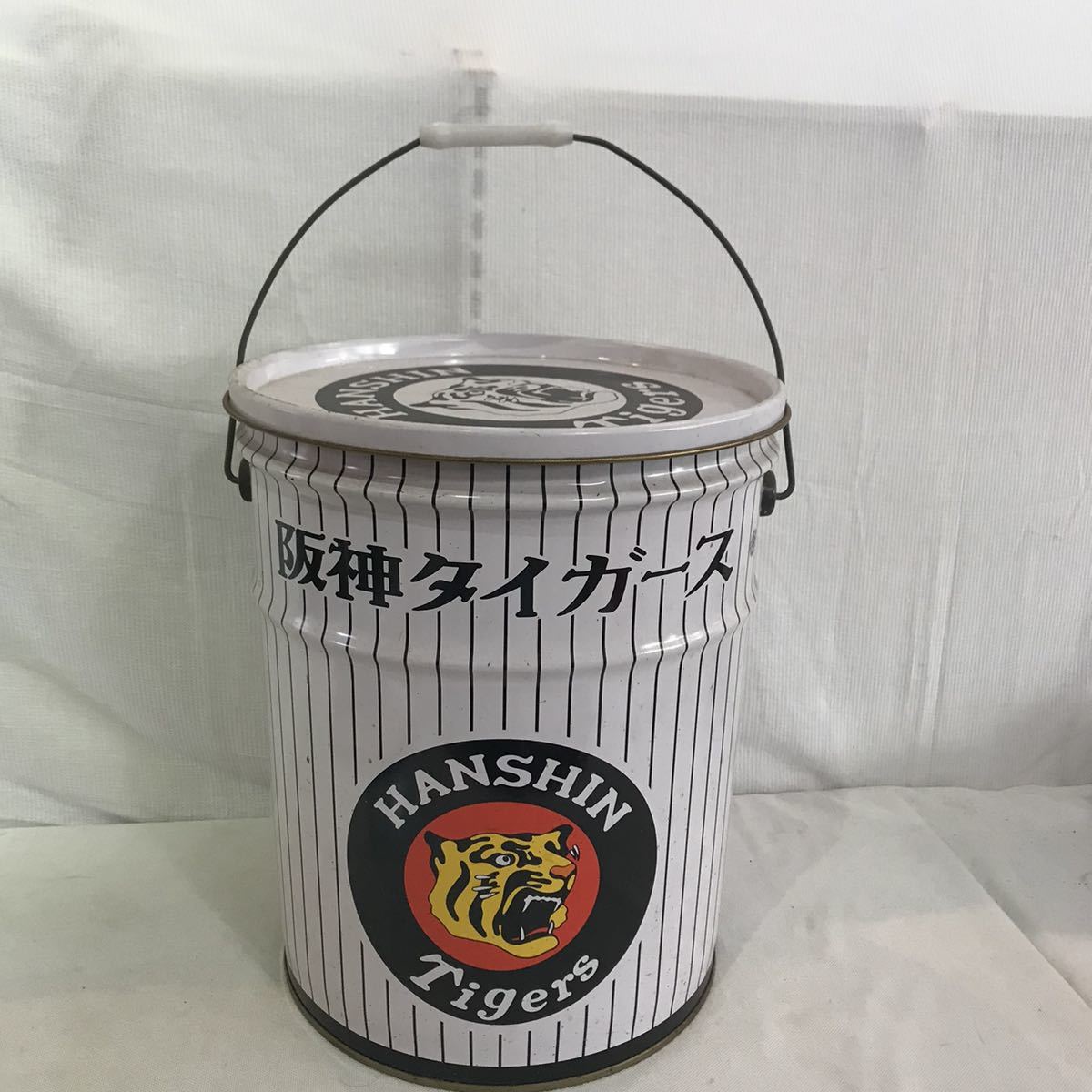 B8399 昭和レトロ 阪神タイガース ペール缶 クッション無し インテリア 