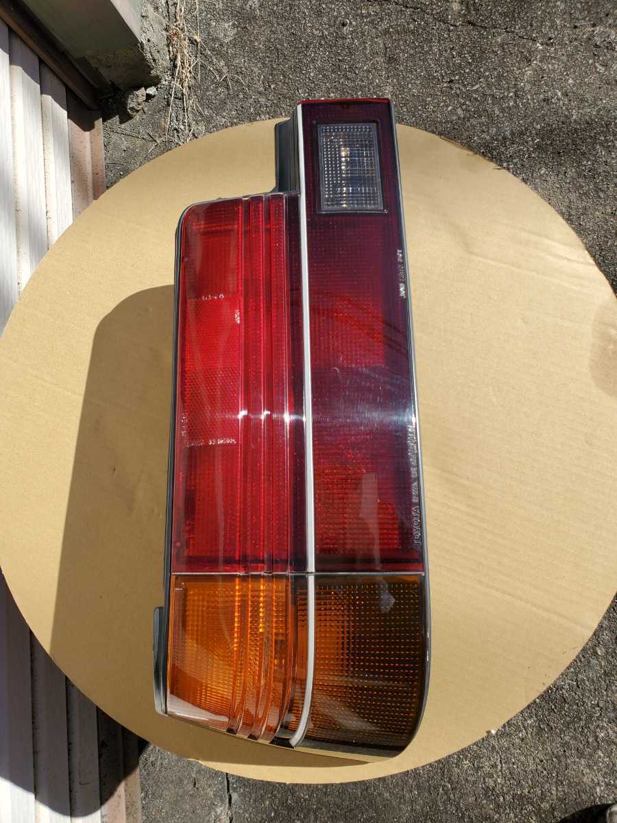 AE86 2ドアレビン用 後期テール左側 【公式通販】