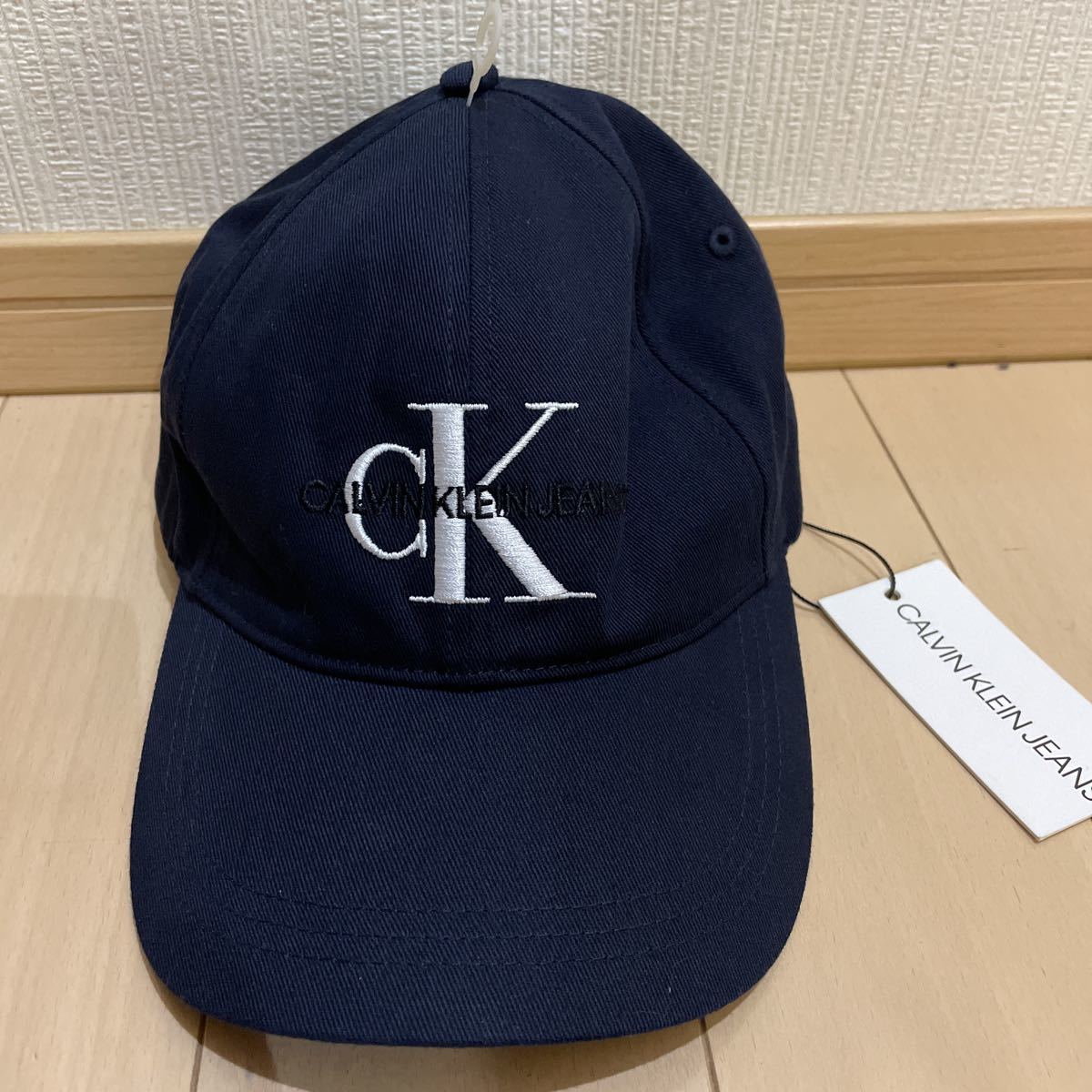 送料無料　未使用　カルバンクライン　Calvin Klein jeans ロゴ刺繍 キャップ　ネイビー　One Size
