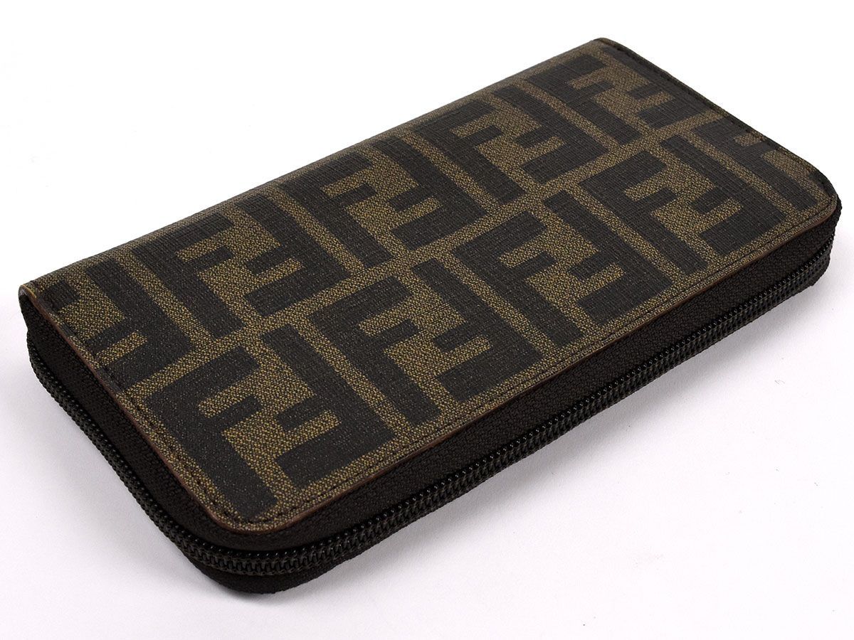 139634□美品 FENDI フェンディ ズッカ ラウンドファスナー長財布