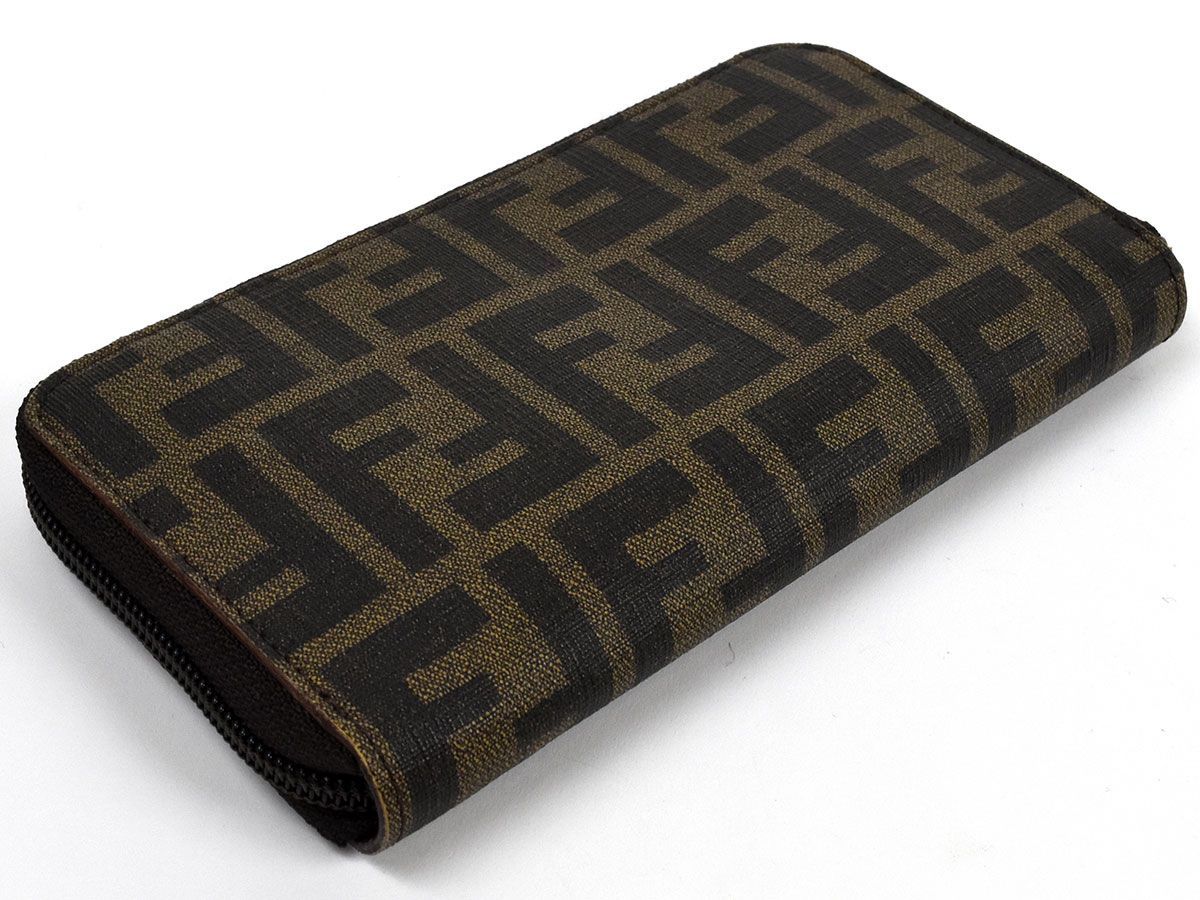 139634□美品 FENDI フェンディ ズッカ ラウンドファスナー長財布