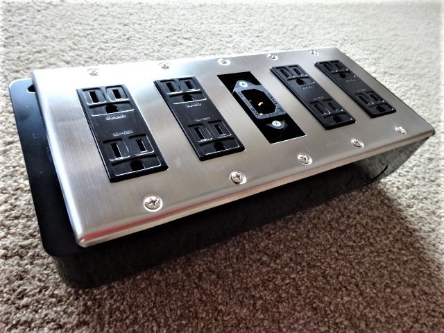 インレット仕様！重量級非メッキ無ハンダ☆最強の8口電源タップ☆IEC C14☆新品 JIMBO/JEC-BN-55G(SB)使用 神保