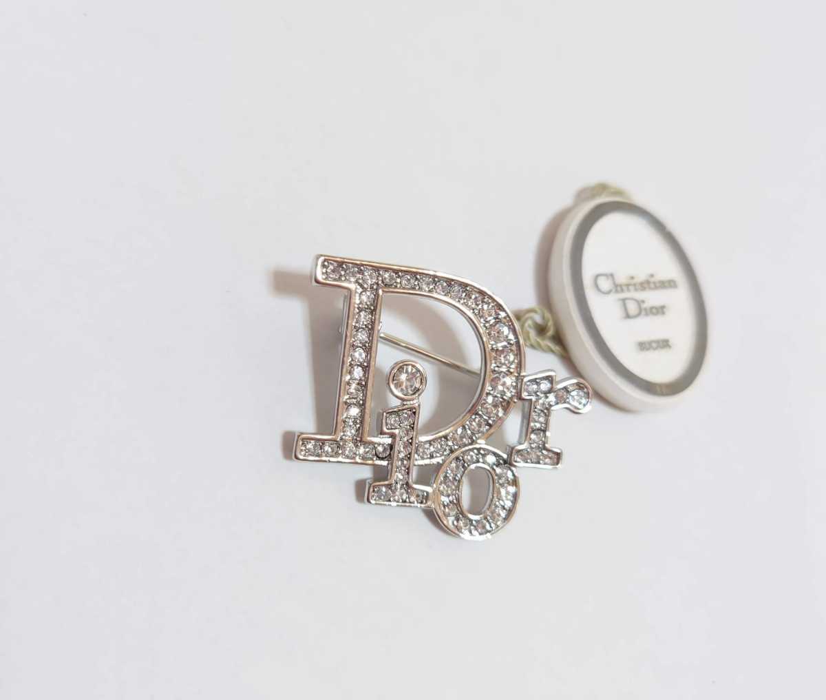 Christian Dior クリスチャンディオール ブローチ シルバー色 ライン