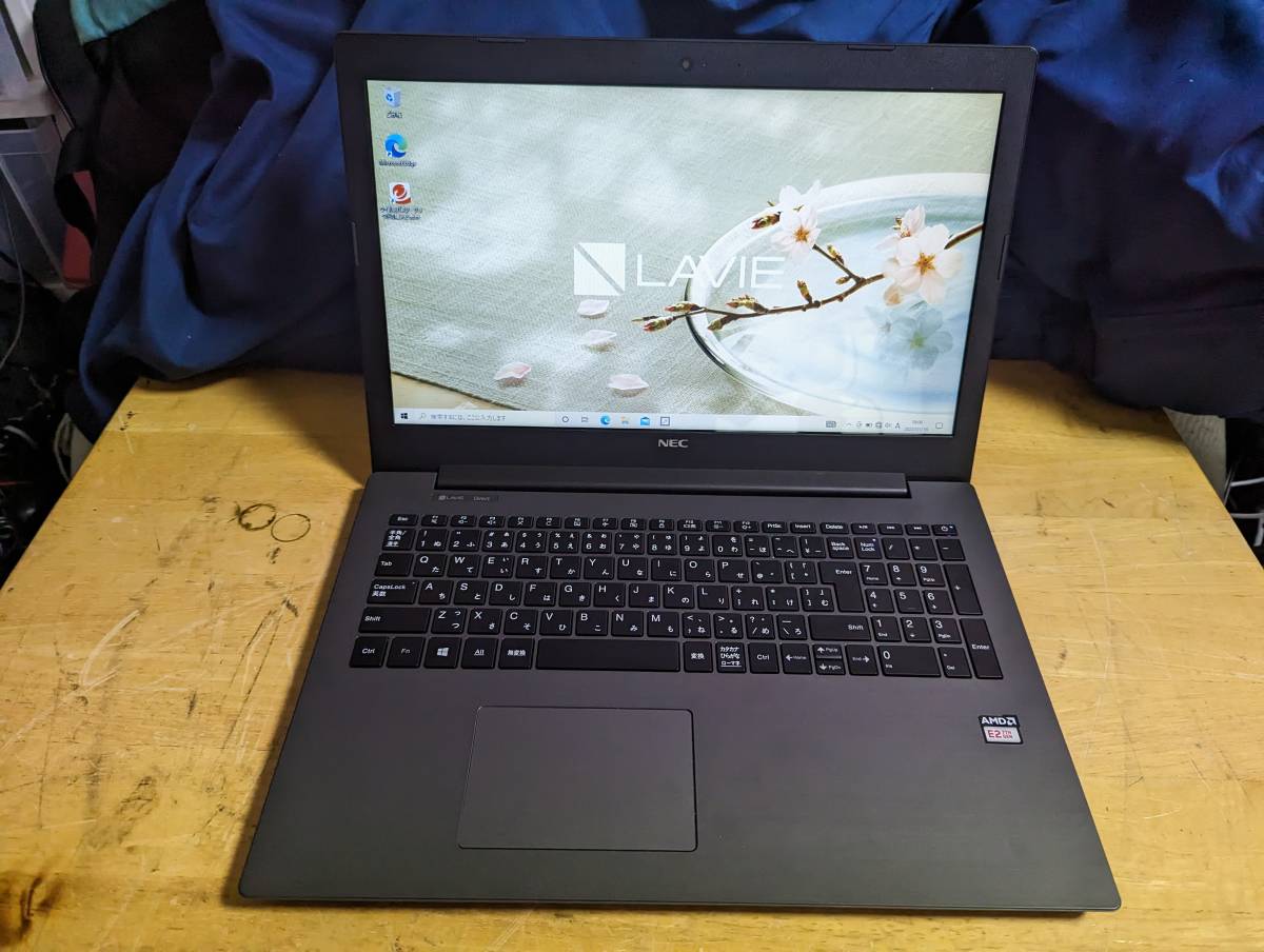NEC LaVie Direct PC-GN18HQRAF E2-9000 1.8GHz 4GB 500GB リカリ済み