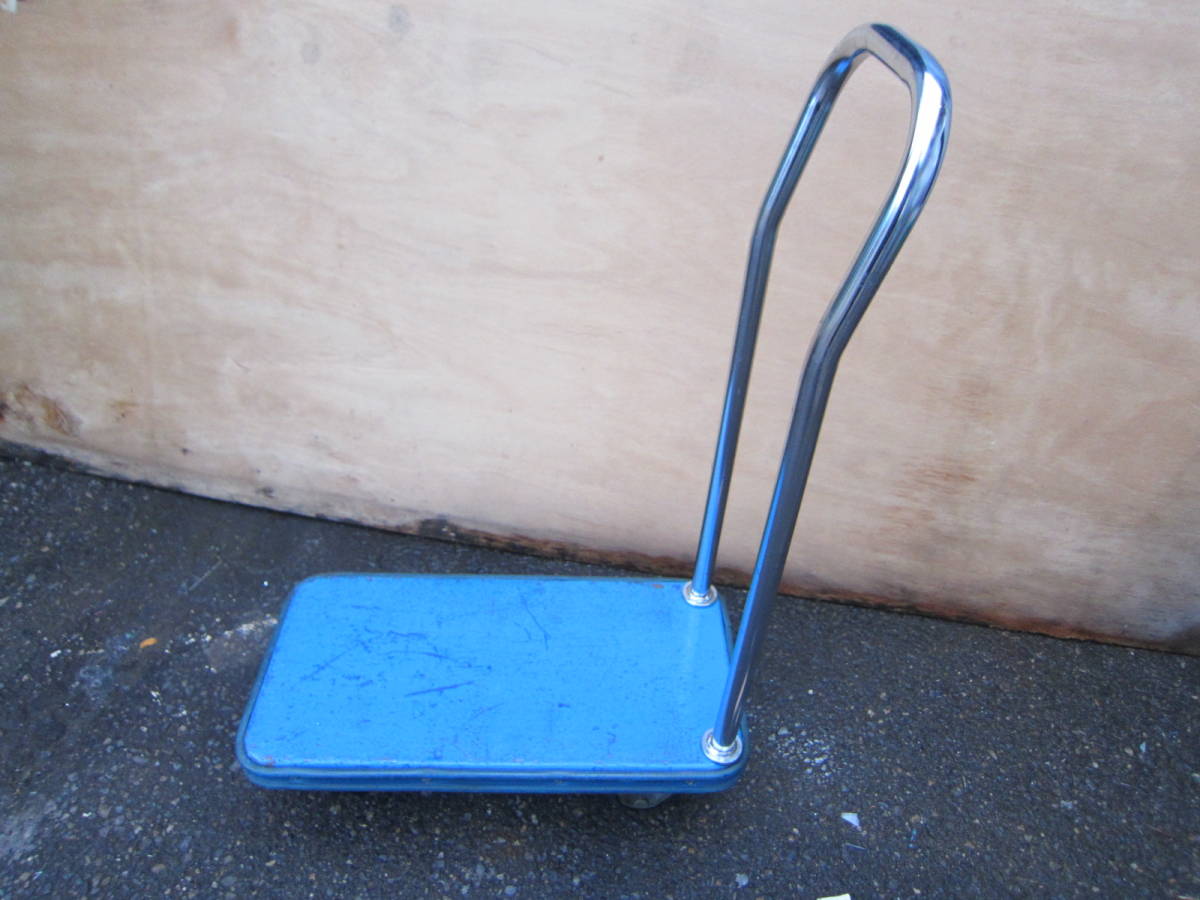 小さい台車、中古、鉄製で丈夫です。｜遊技店舗の玉やメダルを運ぶ台車