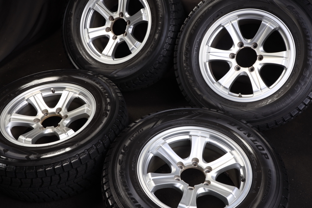 ★バリ山 265/65R17 国産ダンロップ スタッドレス アルミ付４本セット ランドクルーザープラドハイラックスサーフパジェロ等