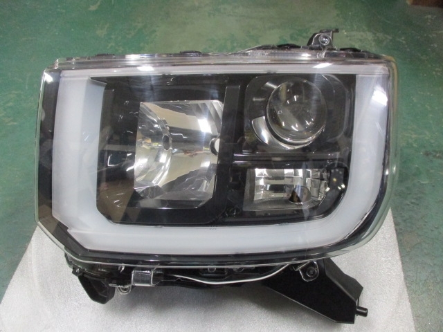 ダイハツ純正 ヘッドライト 左 助手席側 ウェイク LA700S LA710S 