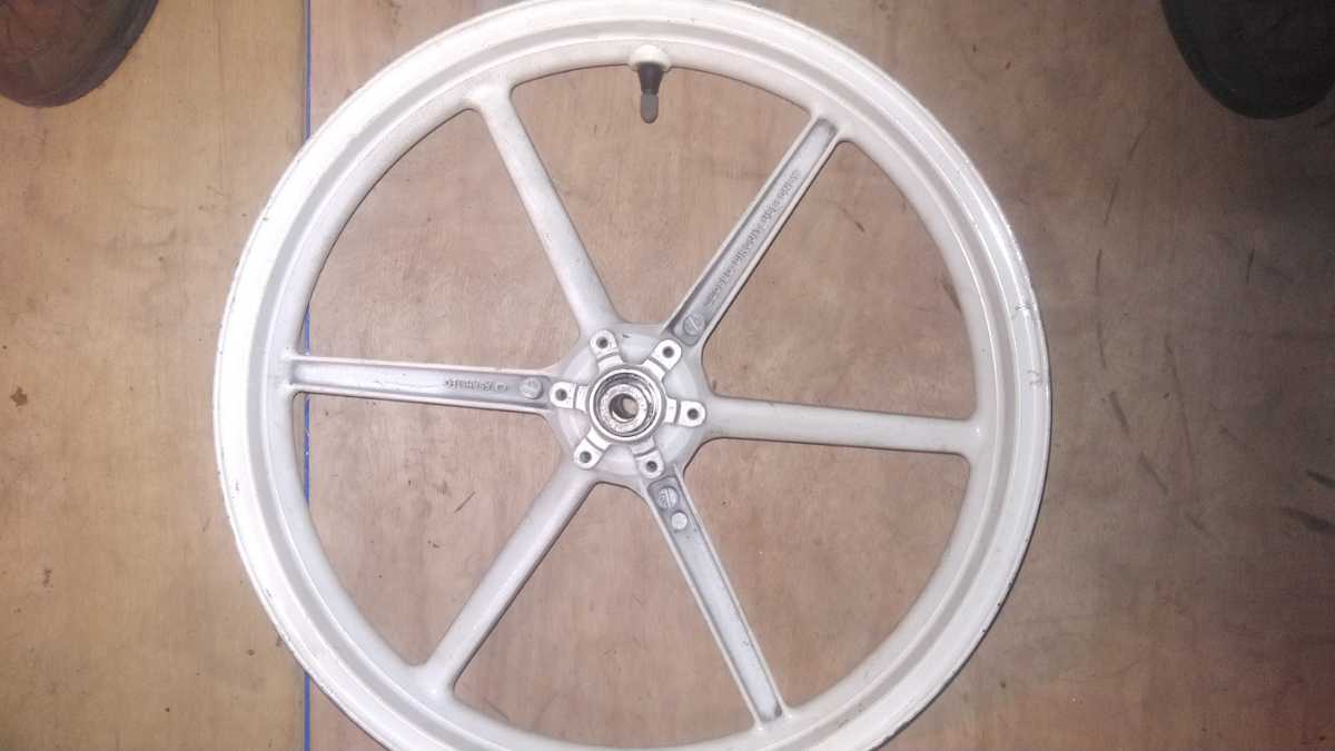 ホンダRS125R テクノマグネシオフロントホイール ホンダRS125R テクノマグネシオフロントホイール ホンダRS125R テクノ