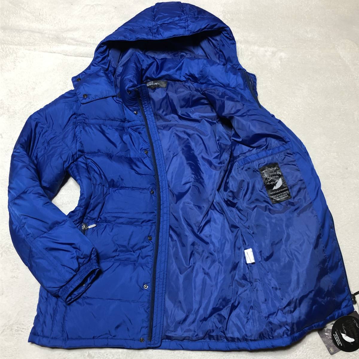 新品タグ付き FIRST DOWN ファーストダウン【紳士の休日】取り外し可能フード付き プレミアムダウンジャケット ダウンコート 青 Mサイズ
