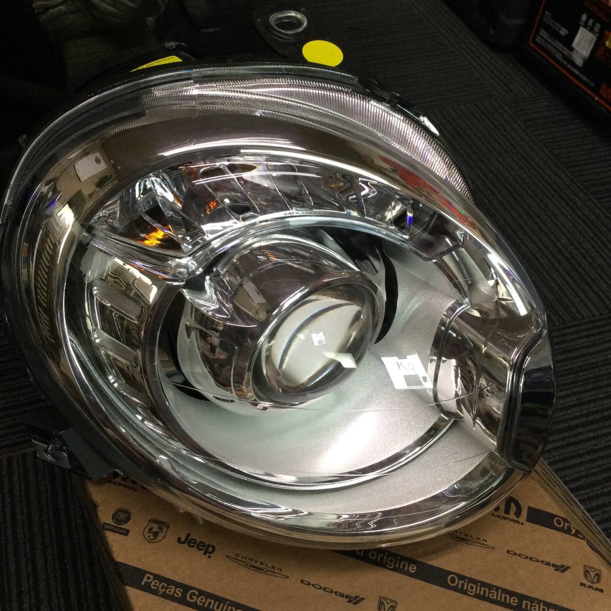 500.アバルト.565右ヘッドライト中古_1