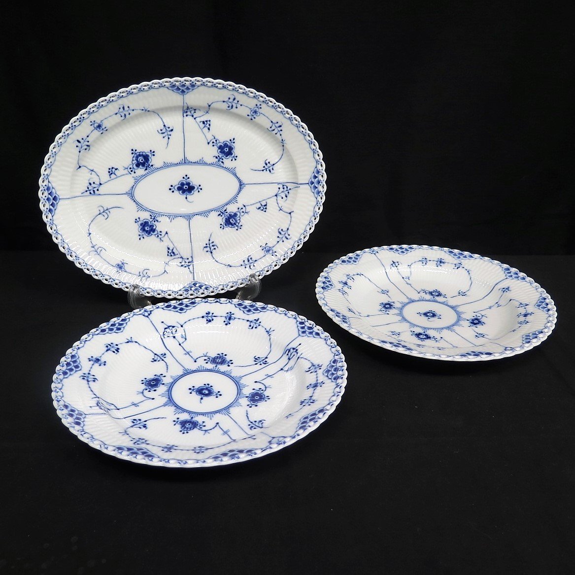 1円～ ロイヤルコペンハーゲン ブルーフルーテッド フルレース 25cm