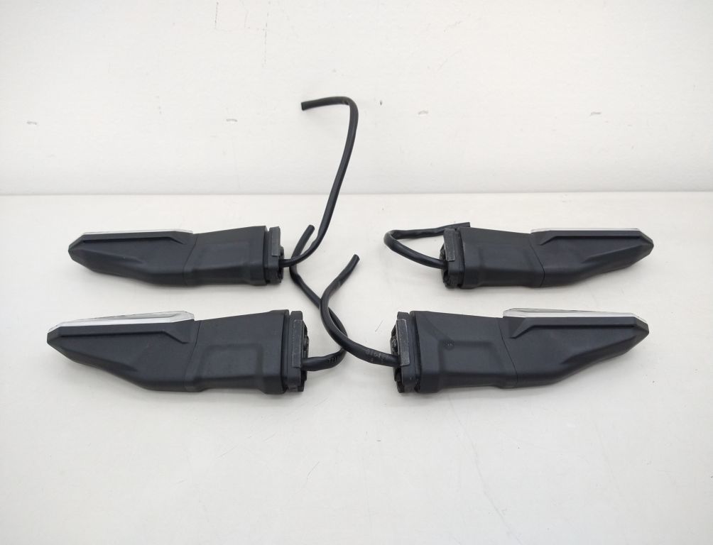 Z900RS Z900rs純正ウインカーセット（リレー） 純正ウィンカー リレー