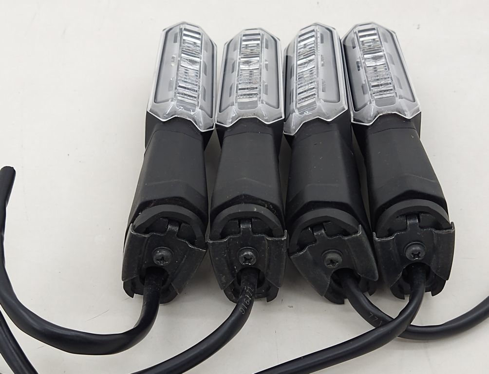 Z900RS Z900rs純正ウインカーセット（リレー） 純正ウィンカー リレー