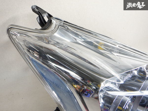 トヨタ ZVW40 プリウスa 前期 純正 LED ヘッドライト 右 KOITO 47-42