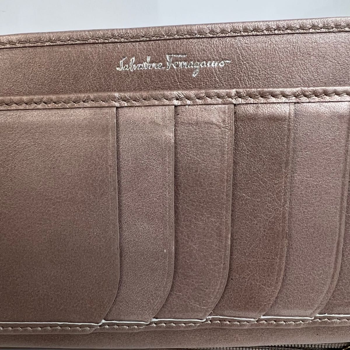 Salvatore Ferragamo サルヴァトーレフェラガモ 長財布 レザー 【公式 