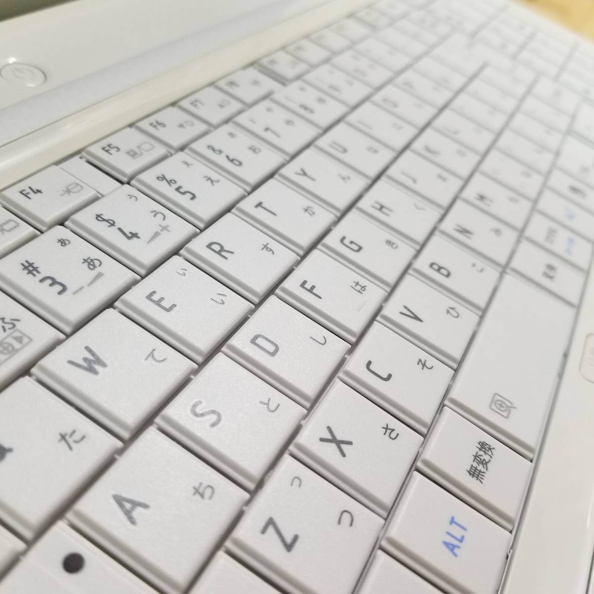 ☆美品☆新品SSD240GB搭載/高性能i3搭載/メモリ4GB/無線 Wi-Fi/Office 