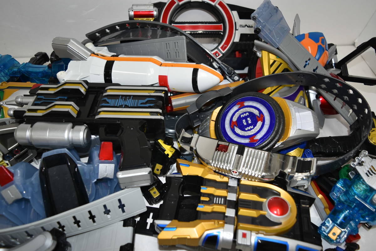 30Mdd ③【中古品】訳あり 仮面ライダー 戦隊ヒーロー 変身アイテム