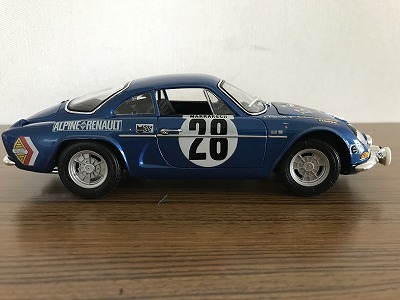 Maisto 1/18 ALPINE RENAULT 1600S 1971 アルピーヌ・ルノー- (ブルー)
