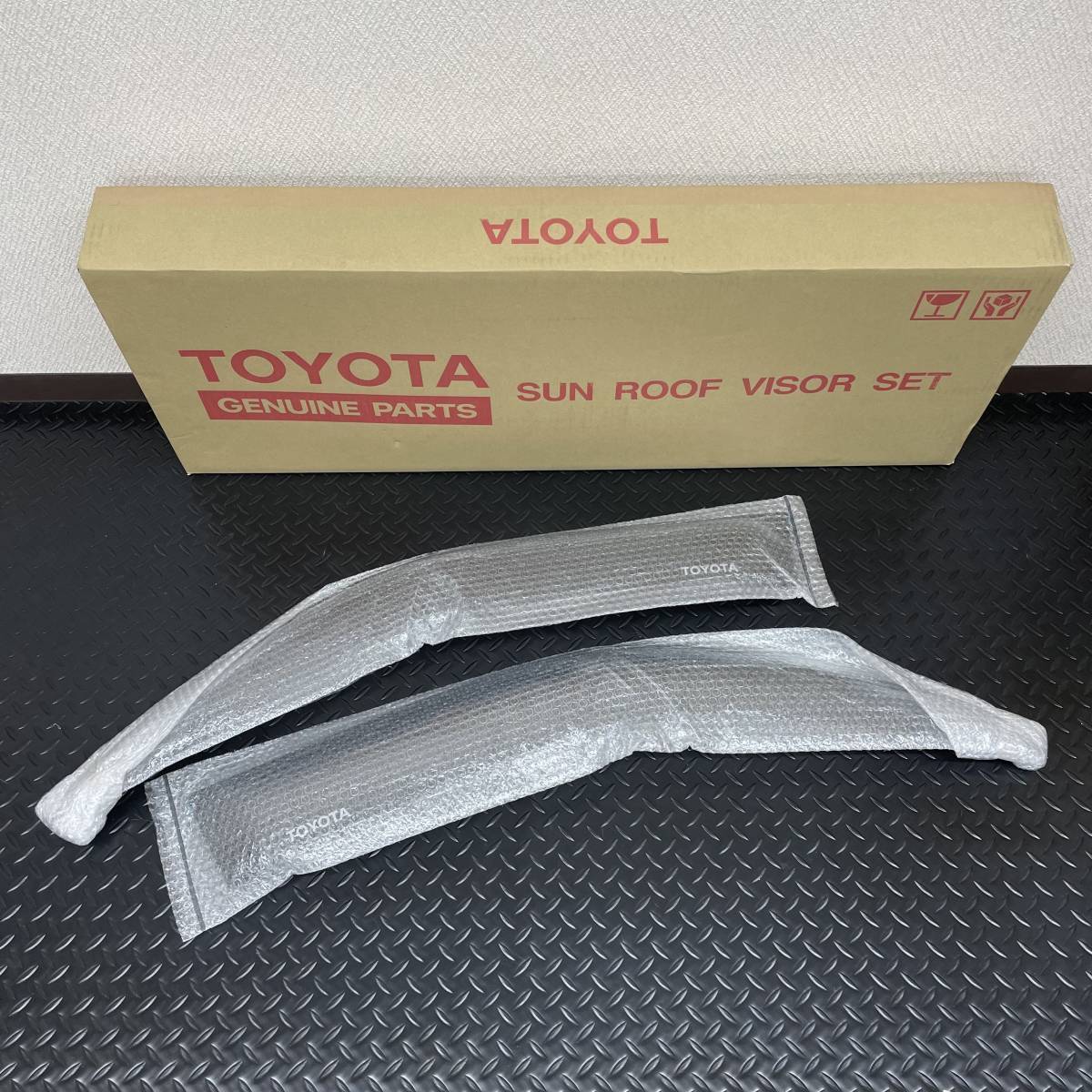 ☆新品 トヨタ TOYOTA 100系 ランクル 純正 サイドバイザー ドア 