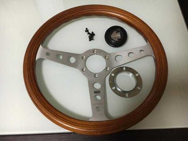 MOMO　INDY　ウッドハンドル　オリジナルホーンボタン付き MOMO ウッド ステアリング インディ ホーンボタン付 旧車 当時物 momo