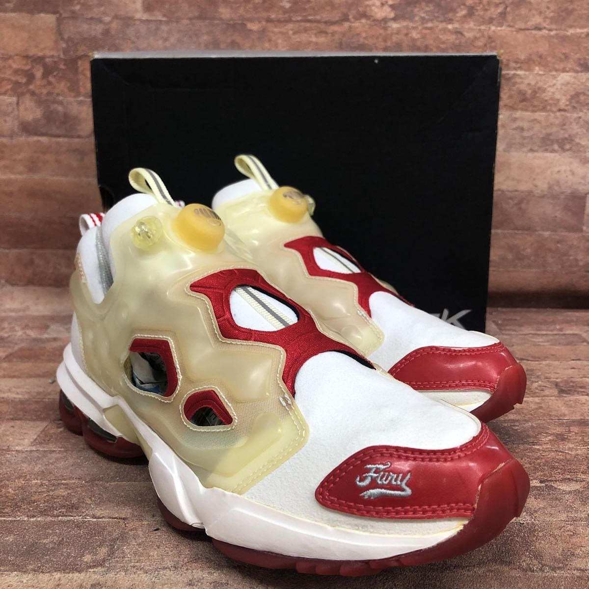 C-11 Reebok リーボック PUMPFURY ポンプフューリー　カジュアルシューズ ウォーキングシューズ ランニングシューズ メンズ 27.5cm
