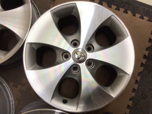 トヨタ純正アルファード取り外し品 17&times;7J+45 114.3/5Hヴェルファイアなど純正戻しや純正流用スペアとしてもオススメ(純正品)｜売買されたオークション情報、yahooの商品情報をアーカイブ公