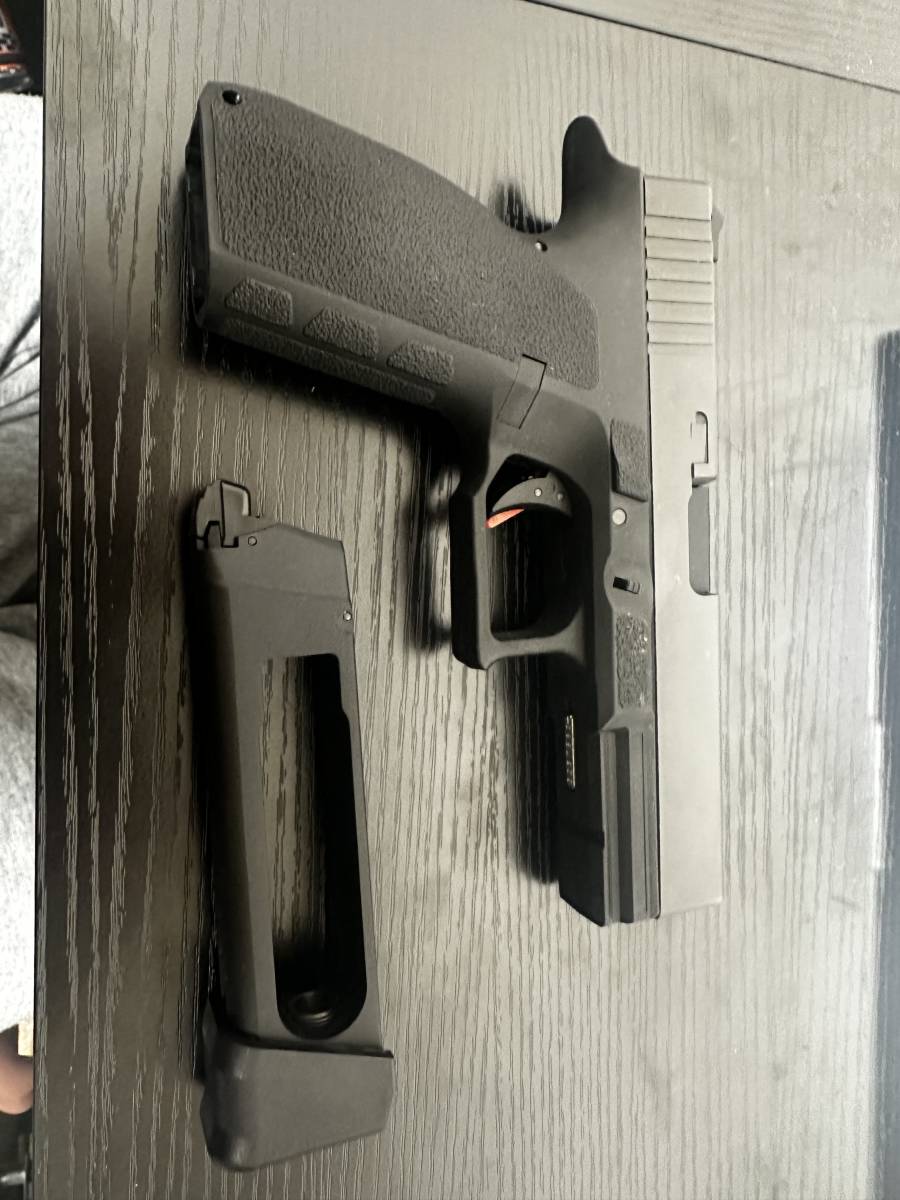 カーボン8 ストライカーナインCO2