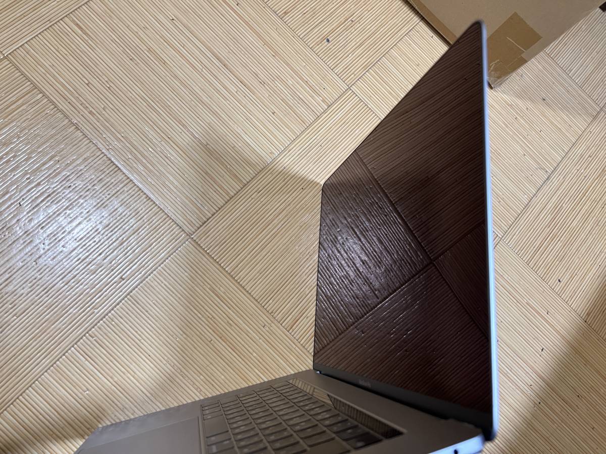 ジャンク Retina MacBook Pro A1990 2018 Core i9 15インチ 005【返品