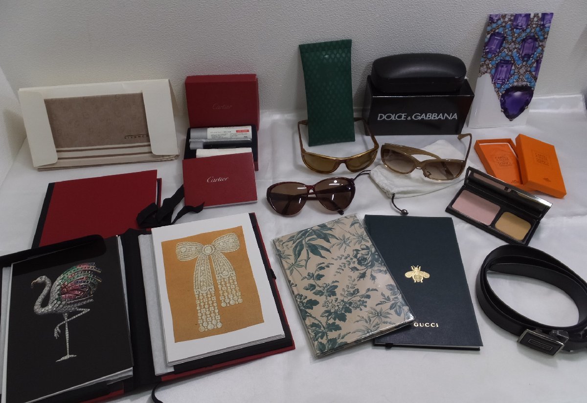 キングラム[25]【送料無料】1円～☆グッチ/ドルチェ&ガッバーナ/カルティエ等 ブランド 小物類おまとめ ノベルティグッズ含む☆☆026@K690