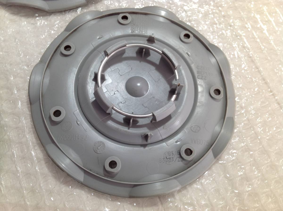 4】 VW フォルクスワーゲン 純正 ホイール センターキャップ 4個/ ホイールキャップ / 中古 純正 センターキャップ VW FAW-VW ハブ 純正15インチ