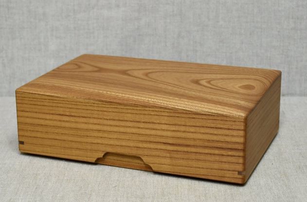 欅無垢・手作りの硯箱。文庫。新品。