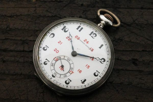 211 TAVANNES WATCH Co. 機械式懐中時計 タバン 24時表記 文字盤 犬印