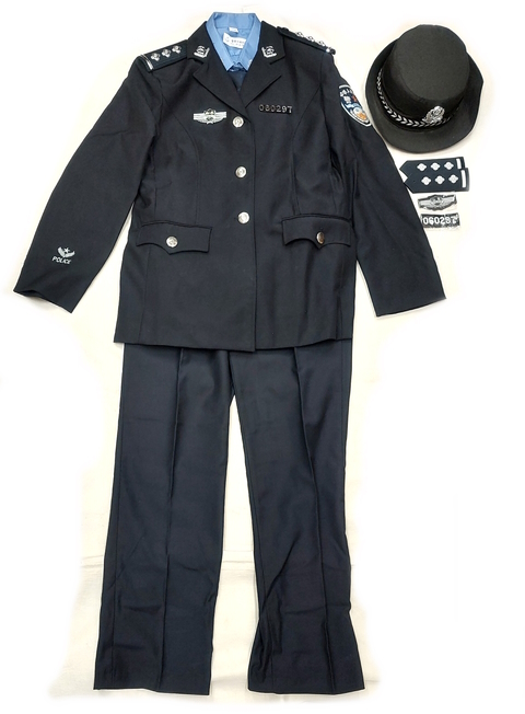 超希少　新品　中国警察　最新制服　上下 中国サイトに日本の警察制服出品 出品者「本物から複製した」 現役警察
