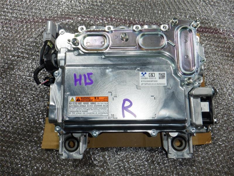 トヨタ 純正 ヤリス 《 MXPH15 》 ハイブリッドインバーター P10600-23000919