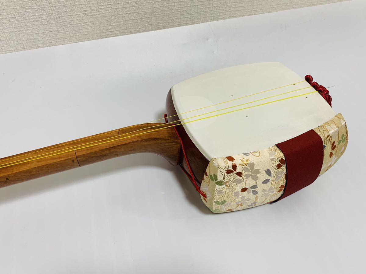 津軽三味線 サイズ98.5cm 津軽用胴掛 サイズ約21.520.59.7cm 上棹約2.7