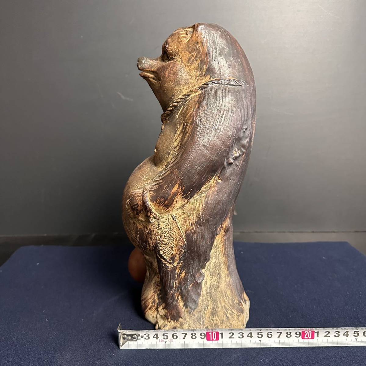ER614] 古い信楽焼 狸 たぬき 置物 徳利に通い帳 高さ約34cm 招福開運