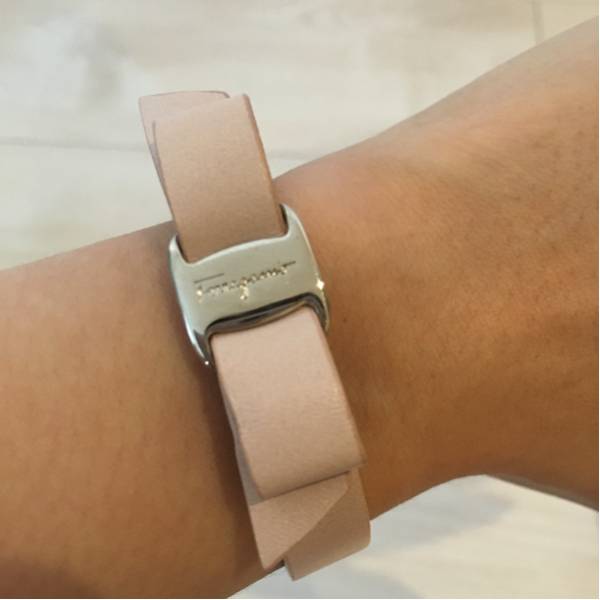 美品☆フェラガモ ブレス