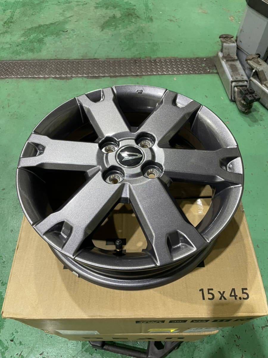 新車外し美品 ダイハツ タフト ダーククロムベンチャー 純正アルミ 
