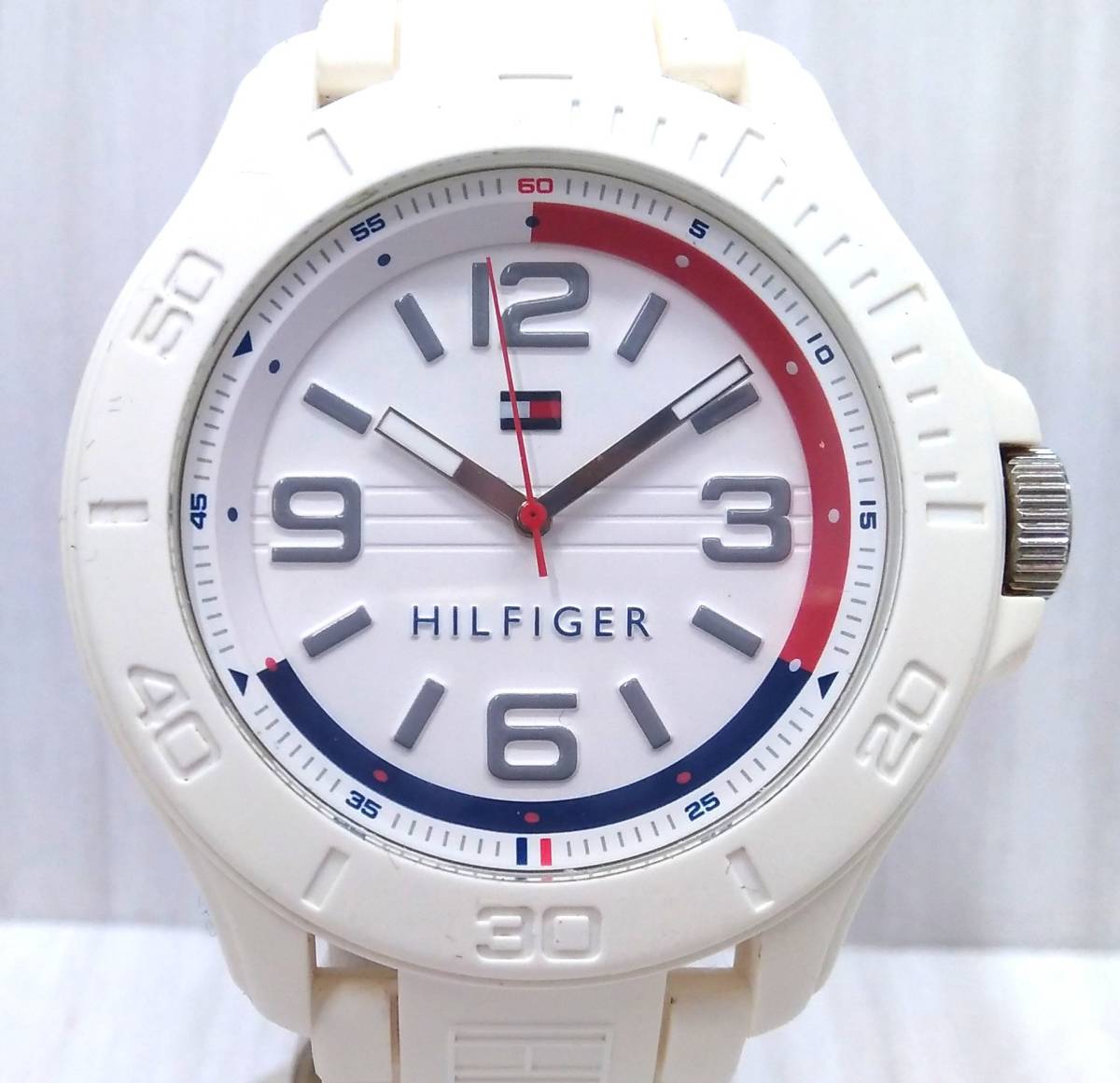TOMMY HILFIGER トミーヒルフィガー TH.50.1.29.1443 ホワイト系 