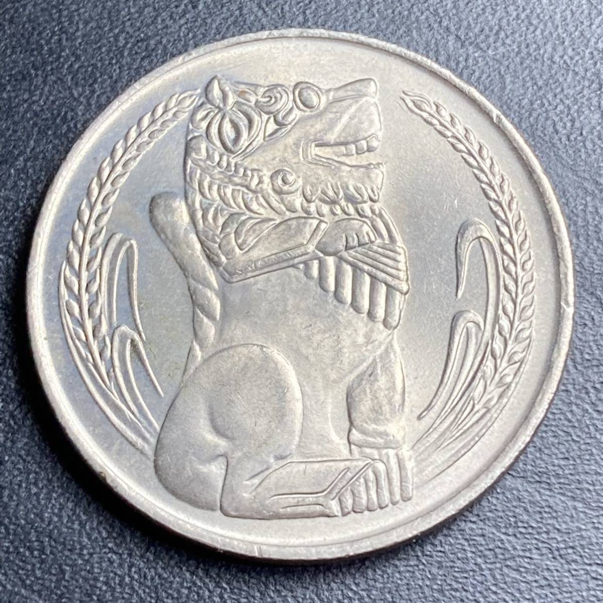 a007】古銭外国銭 シンガポール 大型1ドルコイン 1982年(^  ^)(アジア)｜売買されたオークション情報、Yahoo!オークション(旧ヤフオク!) の商品情報をアーカイブ公開 -  オークファン（aucfan.com）