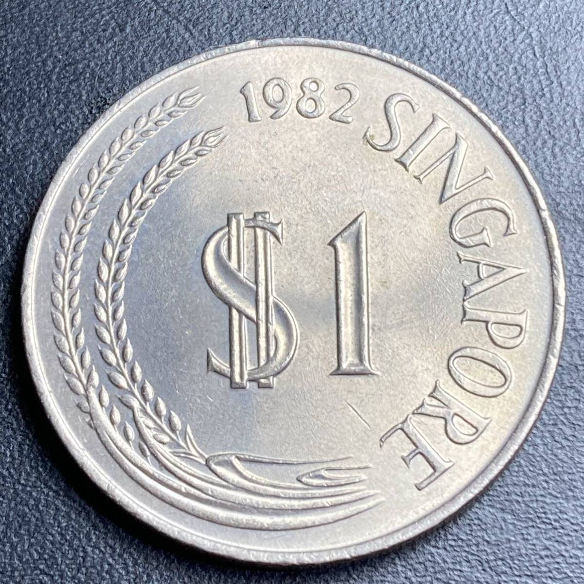 a007】古銭外国銭 シンガポール 大型1ドルコイン 1982年(^  ^)(アジア)｜売買されたオークション情報、Yahoo!オークション(旧ヤフオク!) の商品情報をアーカイブ公開 -  オークファン（aucfan.com）