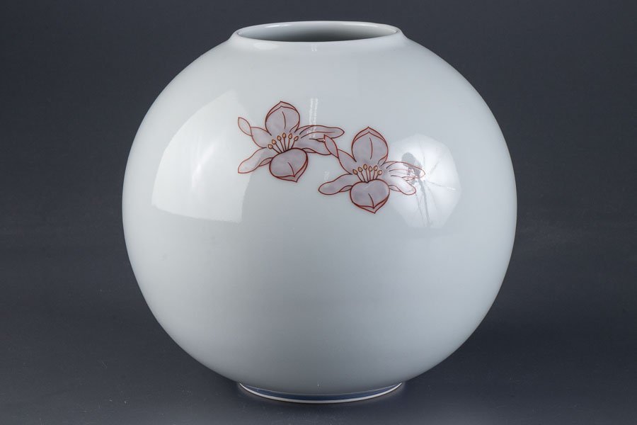 十三代 色鍋島13代今泉今右衛門色絵緑地象 今泉今右衛門 花瓶』 今泉今