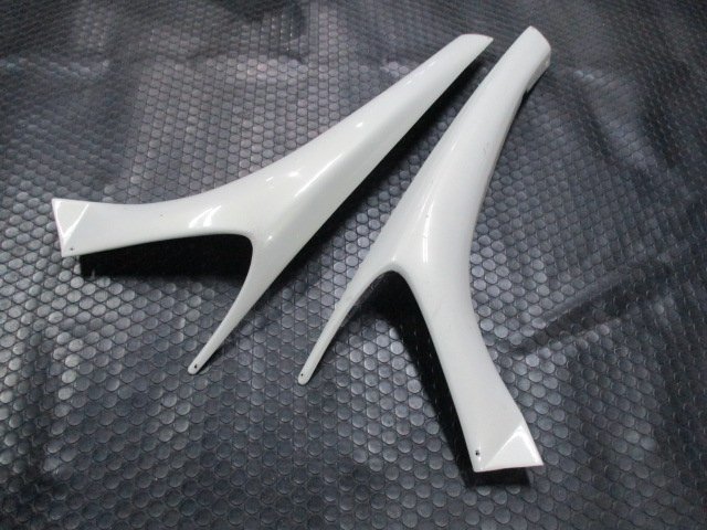 グランドマジェスティ(SG15J)★絶版?TopMostトップモスト製?★中古★リアサイドカウル★リアサイドフラップ★リアサイドエアロ★【O11256】