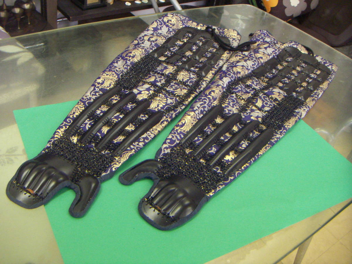 【等身大甲冑】◆紺白茶糸縅◆籠手◆