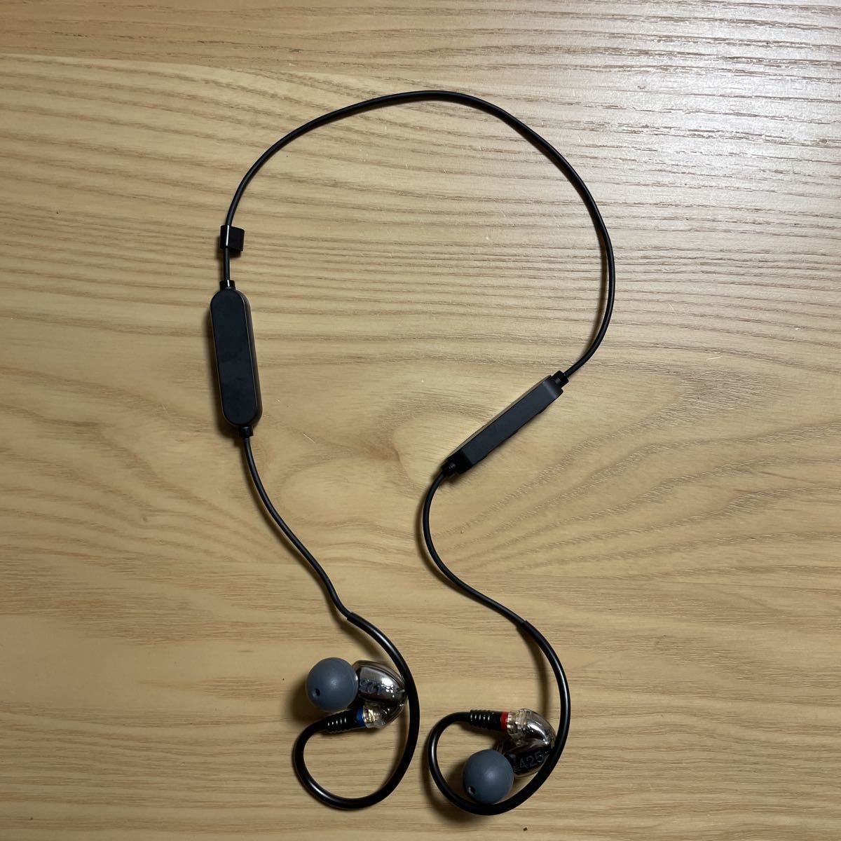 SHURE イヤホンSE425-V-J カナル型 メタリックシルバー 国内正規品 SHURE イヤホン SE425-V-J SE425-V+BT2-A .: ミニ