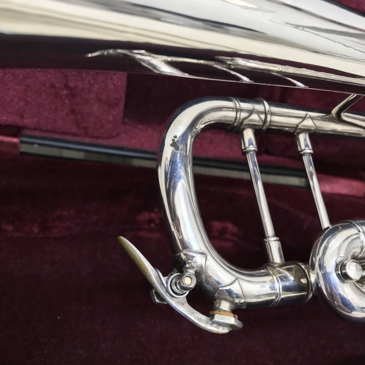 Bach Stradivarius Model 37 SP」トランペット ＆ CCシャイニーケース